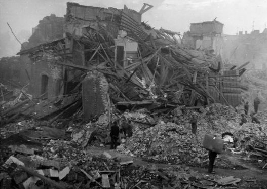 Arsenaal 1945 volledig verwoest
